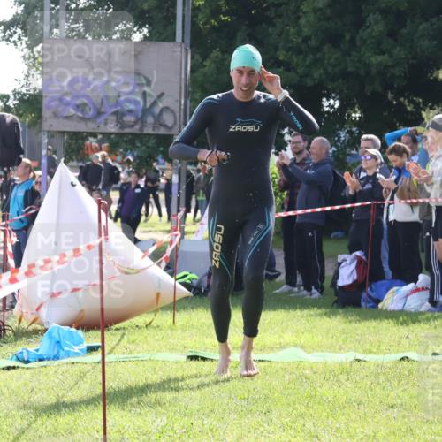 16.06.2024 - 26. Vierlanden-Triathlon Lena Gebhardt http://msf.ph/oto/6312459 16.06.2024 09:35:48 Schwimmen 56, 56 meine-sportfotos.de