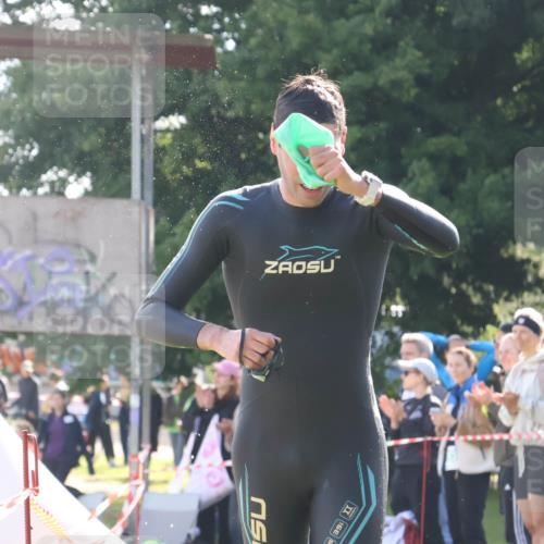 16.06.2024 - 26. Vierlanden-Triathlon Lena Gebhardt http://msf.ph/oto/6312478 16.06.2024 09:35:50 Schwimmen 56, 56 meine-sportfotos.de
