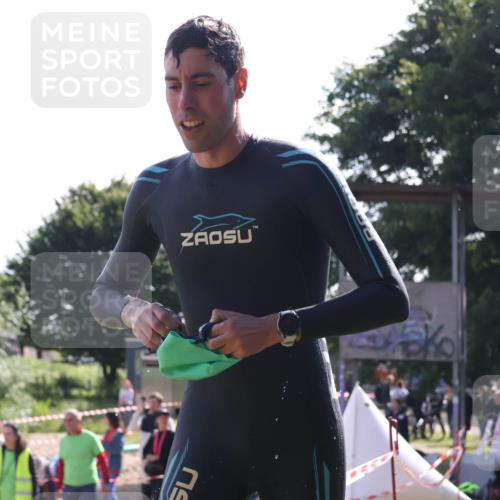 16.06.2024 - 26. Vierlanden-Triathlon Lena Gebhardt http://msf.ph/oto/6312498 16.06.2024 09:35:51 Schwimmen 56, 56 meine-sportfotos.de