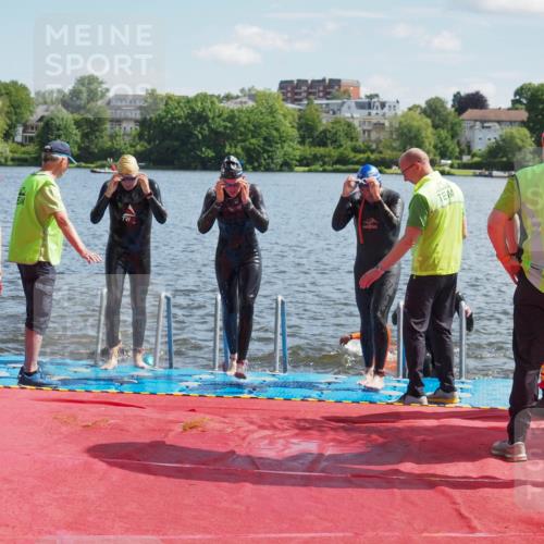 16.06.2024 - 7 Türme Triathlon KatJ http://msf.ph/oto/6312501 16.06.2024 11:17:32 Schwimmen 28, 165, 186, 227, 237, 242, 272, 618 meine-sportfotos.de