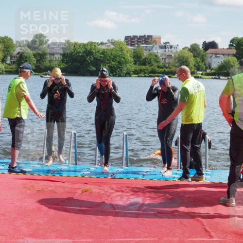 16.06.2024 - 7 Türme Triathlon KatJ http://msf.ph/oto/6312506 16.06.2024 11:17:32 Schwimmen 28, 165, 186, 227, 237, 242, 272, 618 meine-sportfotos.de