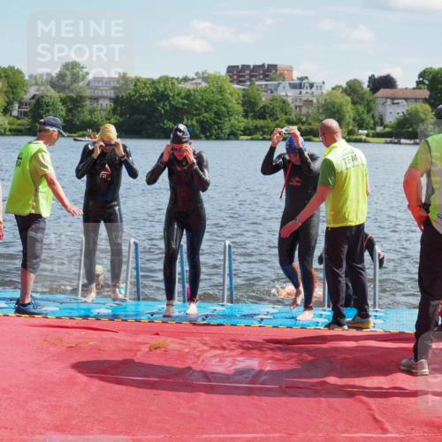 16.06.2024 - 7 Türme Triathlon KatJ http://msf.ph/oto/6312513 16.06.2024 11:17:32 Schwimmen 28, 165, 186, 227, 237, 242, 272, 618 meine-sportfotos.de