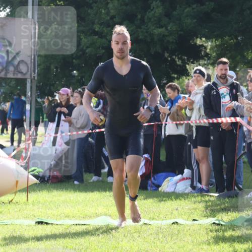 16.06.2024 - 26. Vierlanden-Triathlon Lena Gebhardt http://msf.ph/oto/6312519 16.06.2024 09:36:10 Schwimmen 40, 40 meine-sportfotos.de