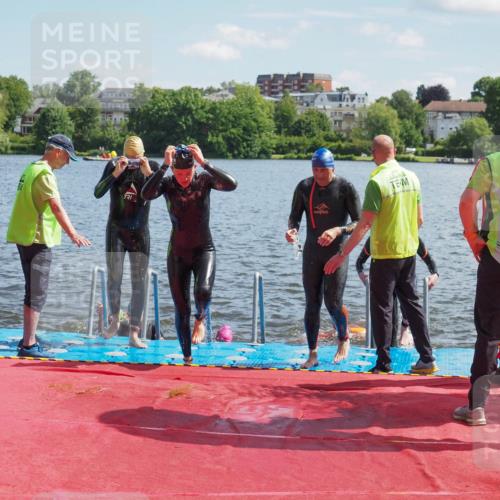 16.06.2024 - 7 Türme Triathlon KatJ http://msf.ph/oto/6312529 16.06.2024 11:17:33 Schwimmen 28, 165, 186, 227, 237, 242, 272, 618 meine-sportfotos.de