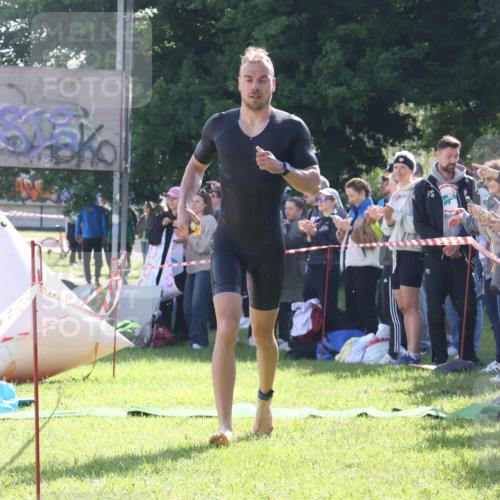 16.06.2024 - 26. Vierlanden-Triathlon Lena Gebhardt http://msf.ph/oto/6312531 16.06.2024 09:36:10 Schwimmen 40, 40 meine-sportfotos.de