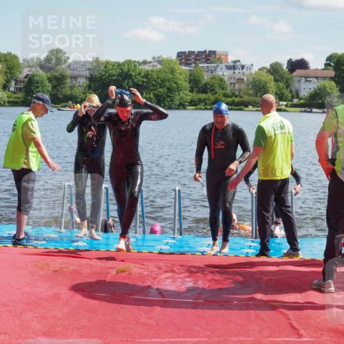 16.06.2024 - 7 Türme Triathlon KatJ http://msf.ph/oto/6312534 16.06.2024 11:17:33 Schwimmen 28, 165, 186, 227, 237, 242, 272, 618 meine-sportfotos.de