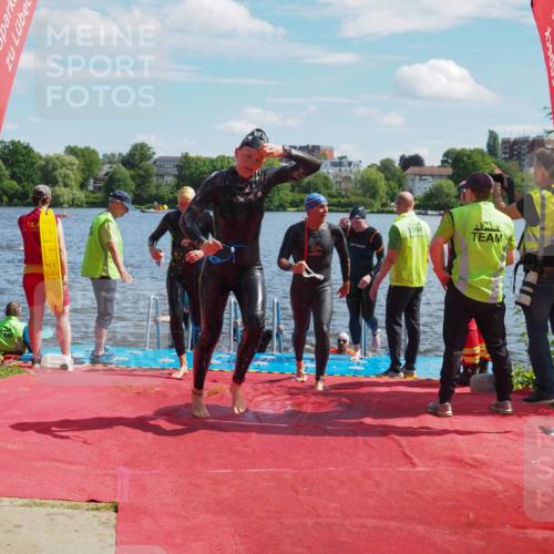 16.06.2024 - 7 Türme Triathlon KatJ http://msf.ph/oto/6312542 16.06.2024 11:17:34 Schwimmen 28, 165, 186, 227, 237, 240, 242, 272, 618 meine-sportfotos.de
