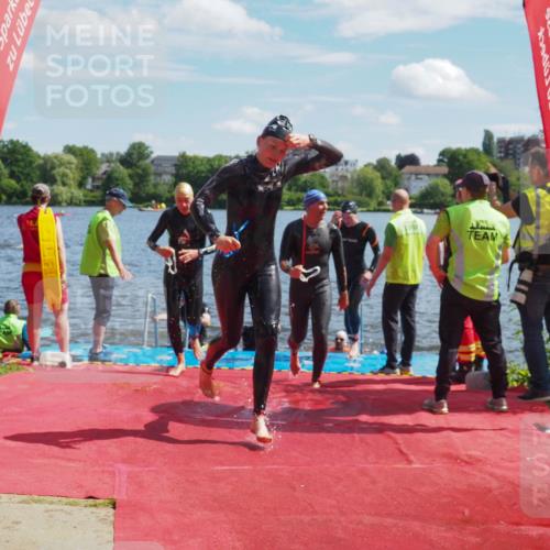 16.06.2024 - 7 Türme Triathlon KatJ http://msf.ph/oto/6312546 16.06.2024 11:17:34 Schwimmen 28, 165, 186, 227, 237, 240, 242, 272, 618 meine-sportfotos.de