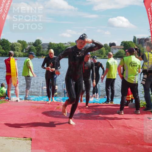 16.06.2024 - 7 Türme Triathlon KatJ http://msf.ph/oto/6312551 16.06.2024 11:17:35 Schwimmen 28, 165, 186, 227, 237, 240, 242, 272, 618 meine-sportfotos.de