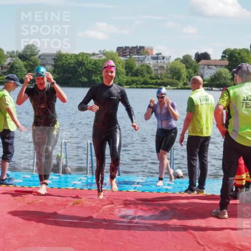 16.06.2024 - 7 Türme Triathlon KatJ http://msf.ph/oto/6312605 16.06.2024 11:17:40 Schwimmen 28, 165, 227, 237, 240, 242, 272, 618 meine-sportfotos.de