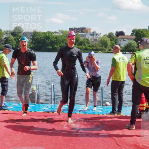 16.06.2024 - 7 Türme Triathlon KatJ http://msf.ph/oto/6312615 16.06.2024 11:17:40 Schwimmen 28, 165, 227, 237, 240, 242, 272, 618 meine-sportfotos.de