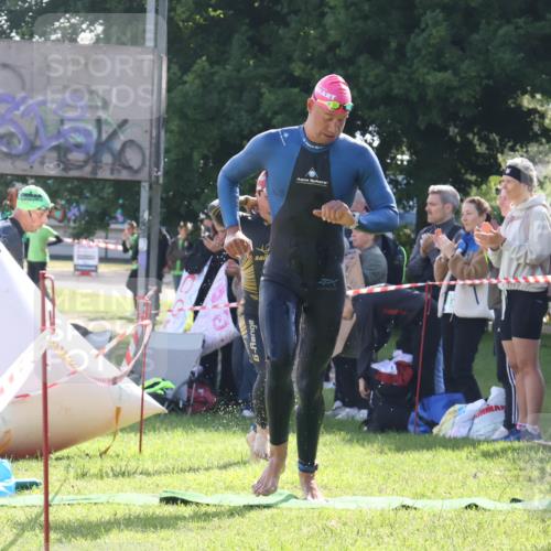16.06.2024 - 26. Vierlanden-Triathlon Lena Gebhardt http://msf.ph/oto/6312647 16.06.2024 09:36:30 Schwimmen 61, 86, 107, 108, 167, 61, 86, 107, 108, 167 meine-sportfotos.de