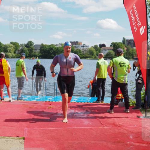 16.06.2024 - 7 Türme Triathlon KatJ http://msf.ph/oto/6312652 16.06.2024 11:17:43 Schwimmen 28, 151, 165, 227, 237, 240, 242, 272, 618 meine-sportfotos.de