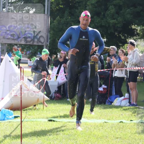 16.06.2024 - 26. Vierlanden-Triathlon Lena Gebhardt http://msf.ph/oto/6312654 16.06.2024 09:36:30 Schwimmen 61, 86, 107, 108, 167, 61, 86, 107, 108, 167 meine-sportfotos.de