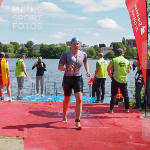 16.06.2024 - 7 Türme Triathlon KatJ http://msf.ph/oto/6312658 16.06.2024 11:17:43 Schwimmen 28, 151, 165, 227, 237, 240, 242, 272, 618 meine-sportfotos.de