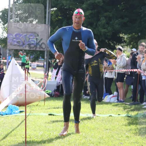 16.06.2024 - 26. Vierlanden-Triathlon Lena Gebhardt http://msf.ph/oto/6312676 16.06.2024 09:36:31 Schwimmen 61, 86, 107, 108, 167, 61, 86, 107, 108, 167 meine-sportfotos.de