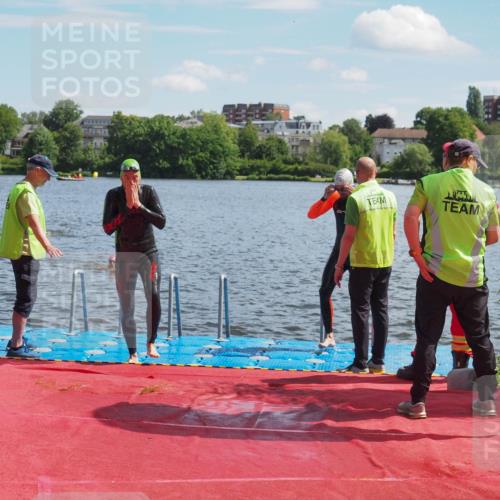 16.06.2024 - 7 Türme Triathlon KatJ http://msf.ph/oto/6312681 16.06.2024 11:17:45 Schwimmen 28, 151, 165, 227, 237, 240, 242, 272, 618 meine-sportfotos.de