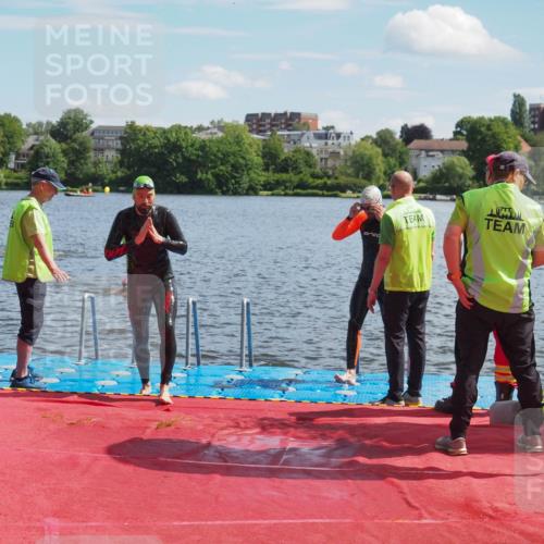 16.06.2024 - 7 Türme Triathlon KatJ http://msf.ph/oto/6312685 16.06.2024 11:17:45 Schwimmen 28, 151, 165, 227, 237, 240, 242, 272, 618 meine-sportfotos.de