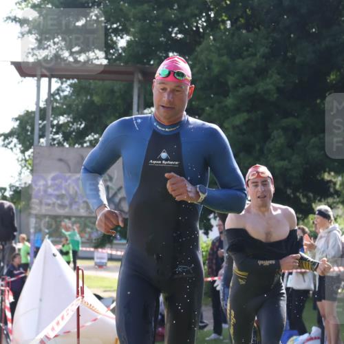 16.06.2024 - 26. Vierlanden-Triathlon Lena Gebhardt http://msf.ph/oto/6312692 16.06.2024 09:36:32 Schwimmen 61, 86, 107, 108, 167, 61, 86, 107, 108, 167 meine-sportfotos.de