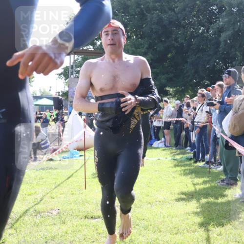 16.06.2024 - 26. Vierlanden-Triathlon Lena Gebhardt http://msf.ph/oto/6312721 16.06.2024 09:36:34 Schwimmen 61, 86, 108, 167, 61, 86, 108, 167 meine-sportfotos.de