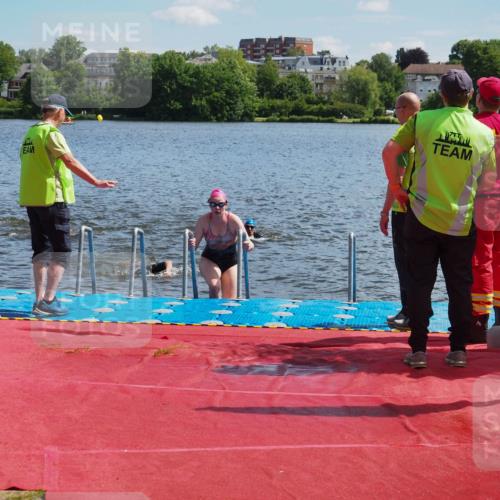 16.06.2024 - 7 Türme Triathlon KatJ http://msf.ph/oto/6312731 16.06.2024 11:18:04 Schwimmen 28, 151, 240 meine-sportfotos.de