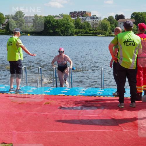 16.06.2024 - 7 Türme Triathlon KatJ http://msf.ph/oto/6312733 16.06.2024 11:18:05 Schwimmen 28, 151, 240 meine-sportfotos.de