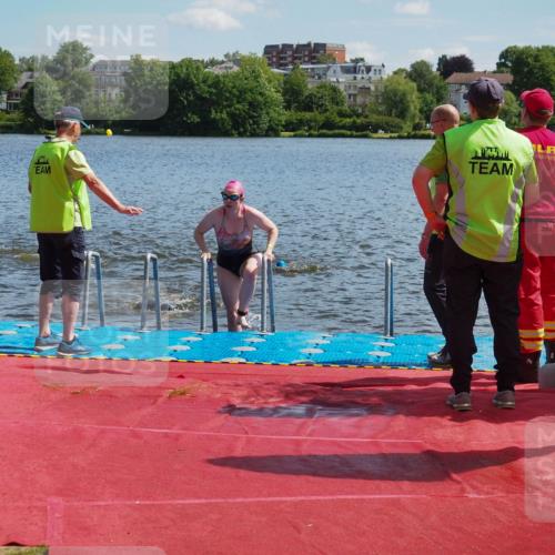 16.06.2024 - 7 Türme Triathlon KatJ http://msf.ph/oto/6312737 16.06.2024 11:18:05 Schwimmen 28, 151, 240 meine-sportfotos.de