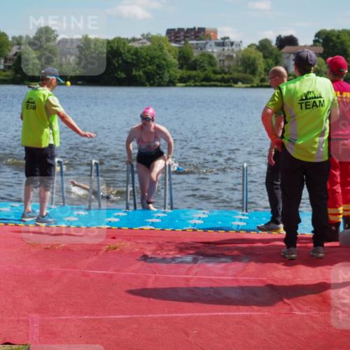 16.06.2024 - 7 Türme Triathlon KatJ http://msf.ph/oto/6312747 16.06.2024 11:18:05 Schwimmen 28, 151, 240 meine-sportfotos.de