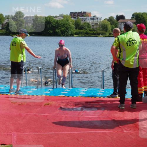 16.06.2024 - 7 Türme Triathlon KatJ http://msf.ph/oto/6312759 16.06.2024 11:18:05 Schwimmen 28, 151, 240 meine-sportfotos.de