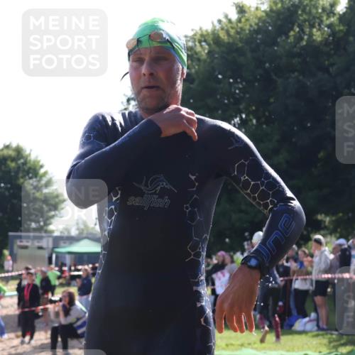 16.06.2024 - 26. Vierlanden-Triathlon Lena Gebhardt http://msf.ph/oto/6312778 16.06.2024 09:36:37 Schwimmen 61, 86, 108, 61, 86, 108 meine-sportfotos.de