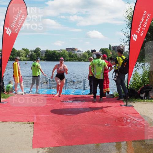 16.06.2024 - 7 Türme Triathlon KatJ http://msf.ph/oto/6312780 16.06.2024 11:18:07 Schwimmen 28, 151, 240 meine-sportfotos.de