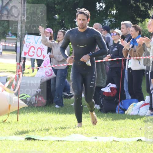 16.06.2024 - 26. Vierlanden-Triathlon Lena Gebhardt http://msf.ph/oto/6312784 16.06.2024 09:36:42 Schwimmen 61, 99, 61, 99 meine-sportfotos.de