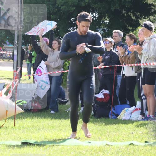 16.06.2024 - 26. Vierlanden-Triathlon Lena Gebhardt http://msf.ph/oto/6312793 16.06.2024 09:36:43 Schwimmen 61, 99, 61, 99 meine-sportfotos.de