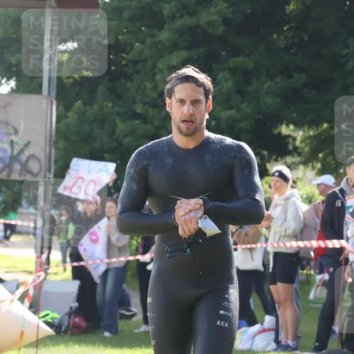 16.06.2024 - 26. Vierlanden-Triathlon Lena Gebhardt http://msf.ph/oto/6312817 16.06.2024 09:36:45 Schwimmen 61, 99, 61, 99 meine-sportfotos.de