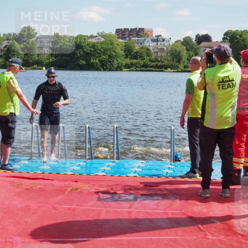 16.06.2024 - 7 Türme Triathlon KatJ http://msf.ph/oto/6312828 16.06.2024 11:18:13 Schwimmen 151, 240 meine-sportfotos.de