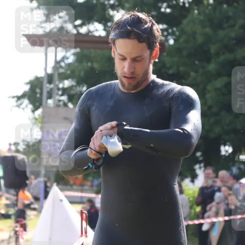 16.06.2024 - 26. Vierlanden-Triathlon Lena Gebhardt http://msf.ph/oto/6312831 16.06.2024 09:36:47 Schwimmen 61, 99, 122, 61, 99, 122 meine-sportfotos.de