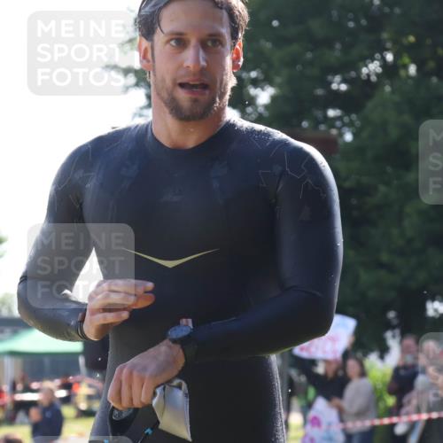 16.06.2024 - 26. Vierlanden-Triathlon Lena Gebhardt http://msf.ph/oto/6312838 16.06.2024 09:36:47 Schwimmen 61, 99, 122, 61, 99, 122 meine-sportfotos.de