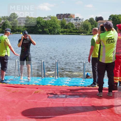 16.06.2024 - 7 Türme Triathlon KatJ http://msf.ph/oto/6312847 16.06.2024 11:18:13 Schwimmen 151, 240 meine-sportfotos.de