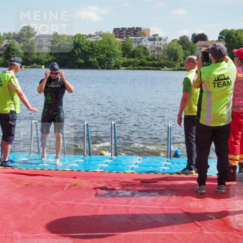 16.06.2024 - 7 Türme Triathlon KatJ http://msf.ph/oto/6312850 16.06.2024 11:18:13 Schwimmen 151, 240 meine-sportfotos.de