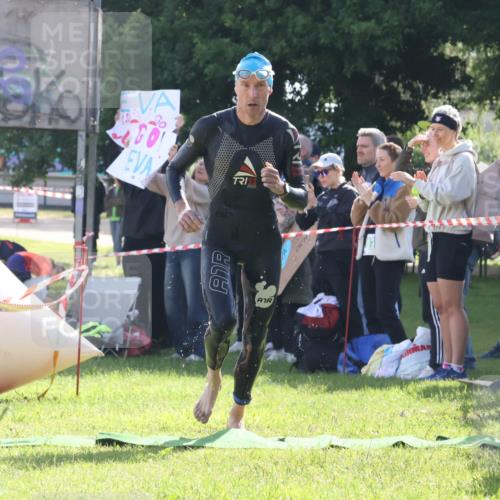 16.06.2024 - 26. Vierlanden-Triathlon Lena Gebhardt http://msf.ph/oto/6312859 16.06.2024 09:36:54 Schwimmen 99, 122, 99, 122 meine-sportfotos.de