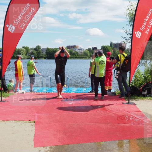 16.06.2024 - 7 Türme Triathlon KatJ http://msf.ph/oto/6312864 16.06.2024 11:18:16 Schwimmen 151, 240 meine-sportfotos.de