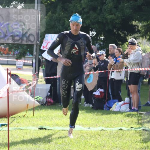 16.06.2024 - 26. Vierlanden-Triathlon Lena Gebhardt http://msf.ph/oto/6312865 16.06.2024 09:36:54 Schwimmen 99, 122, 99, 122 meine-sportfotos.de
