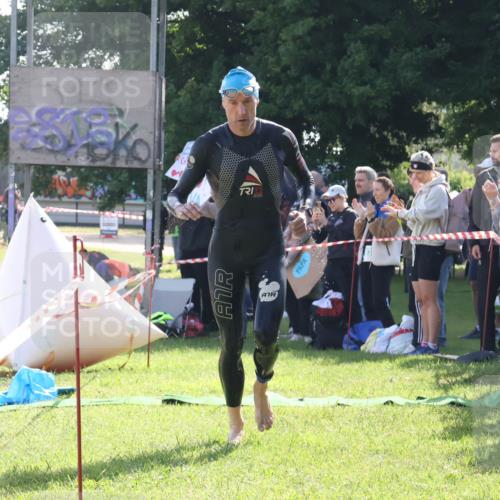 16.06.2024 - 26. Vierlanden-Triathlon Lena Gebhardt http://msf.ph/oto/6312873 16.06.2024 09:36:55 Schwimmen 99, 122, 99, 122 meine-sportfotos.de