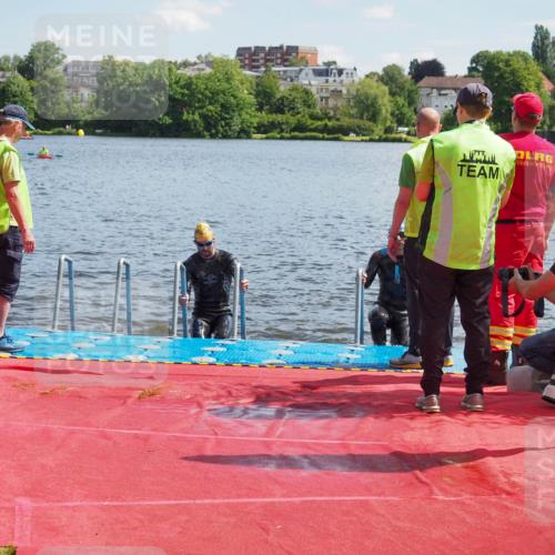 16.06.2024 - 7 Türme Triathlon KatJ http://msf.ph/oto/6312906 16.06.2024 11:18:21 Schwimmen 151, 240 meine-sportfotos.de