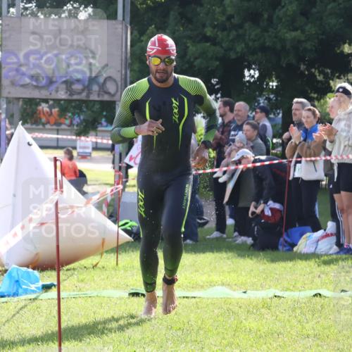 16.06.2024 - 26. Vierlanden-Triathlon Lena Gebhardt http://msf.ph/oto/6312931 16.06.2024 09:37:01 Schwimmen 99, 122, 144, 99, 122, 144 meine-sportfotos.de