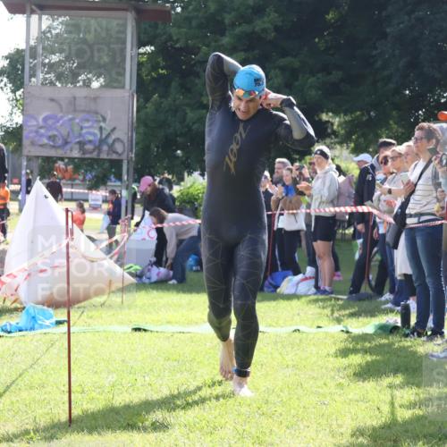 16.06.2024 - 26. Vierlanden-Triathlon Lena Gebhardt http://msf.ph/oto/6313033 16.06.2024 09:37:18 Schwimmen 116, 144, 116, 144 meine-sportfotos.de