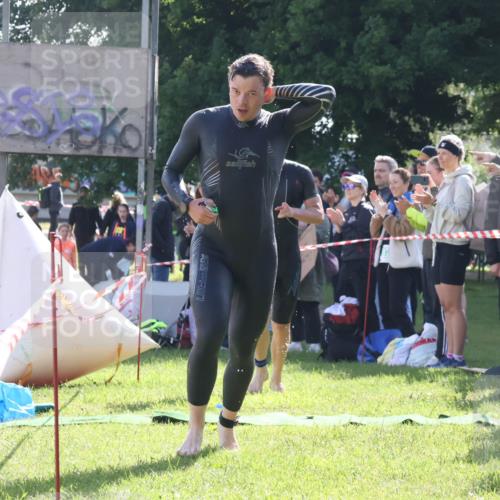 16.06.2024 - 26. Vierlanden-Triathlon Lena Gebhardt http://msf.ph/oto/6313103 16.06.2024 09:37:37 Schwimmen 18, 32, 39, 41, 45, 170, 18, 32, 39, 41, 45, 170 meine-sportfotos.de