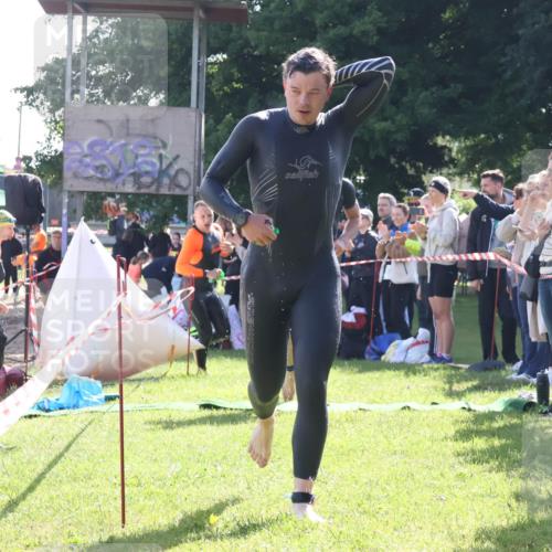 16.06.2024 - 26. Vierlanden-Triathlon Lena Gebhardt http://msf.ph/oto/6313118 16.06.2024 09:37:38 Schwimmen 6, 18, 32, 39, 41, 45, 170, 6, 18, 32, 39, 41, 45, 170 meine-sportfotos.de