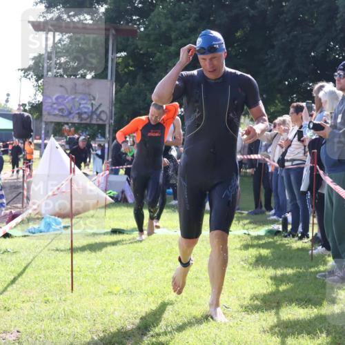 16.06.2024 - 26. Vierlanden-Triathlon Lena Gebhardt http://msf.ph/oto/6313159 16.06.2024 09:37:41 Schwimmen 6, 18, 32, 39, 41, 45, 58, 170, 6, 18, 32, 39, 41, 45, 58, 170 meine-sportfotos.de