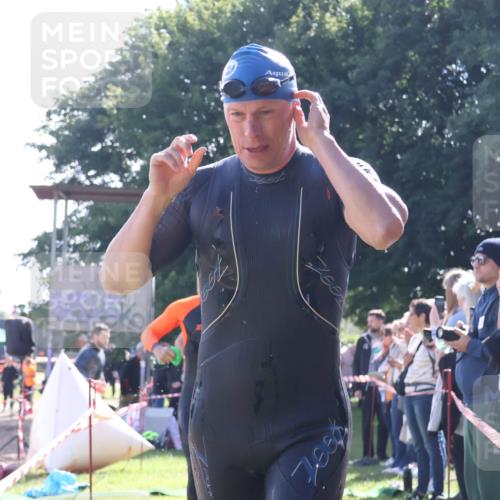 16.06.2024 - 26. Vierlanden-Triathlon Lena Gebhardt http://msf.ph/oto/6313188 16.06.2024 09:37:42 Schwimmen 6, 18, 32, 39, 41, 45, 58, 170, 6, 18, 32, 39, 41, 45, 58, 170 meine-sportfotos.de
